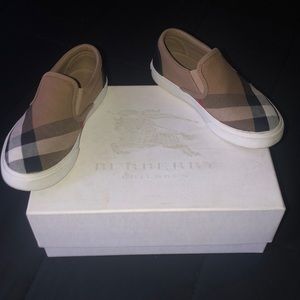 Little girls Burberry trainers Size 30/US 12